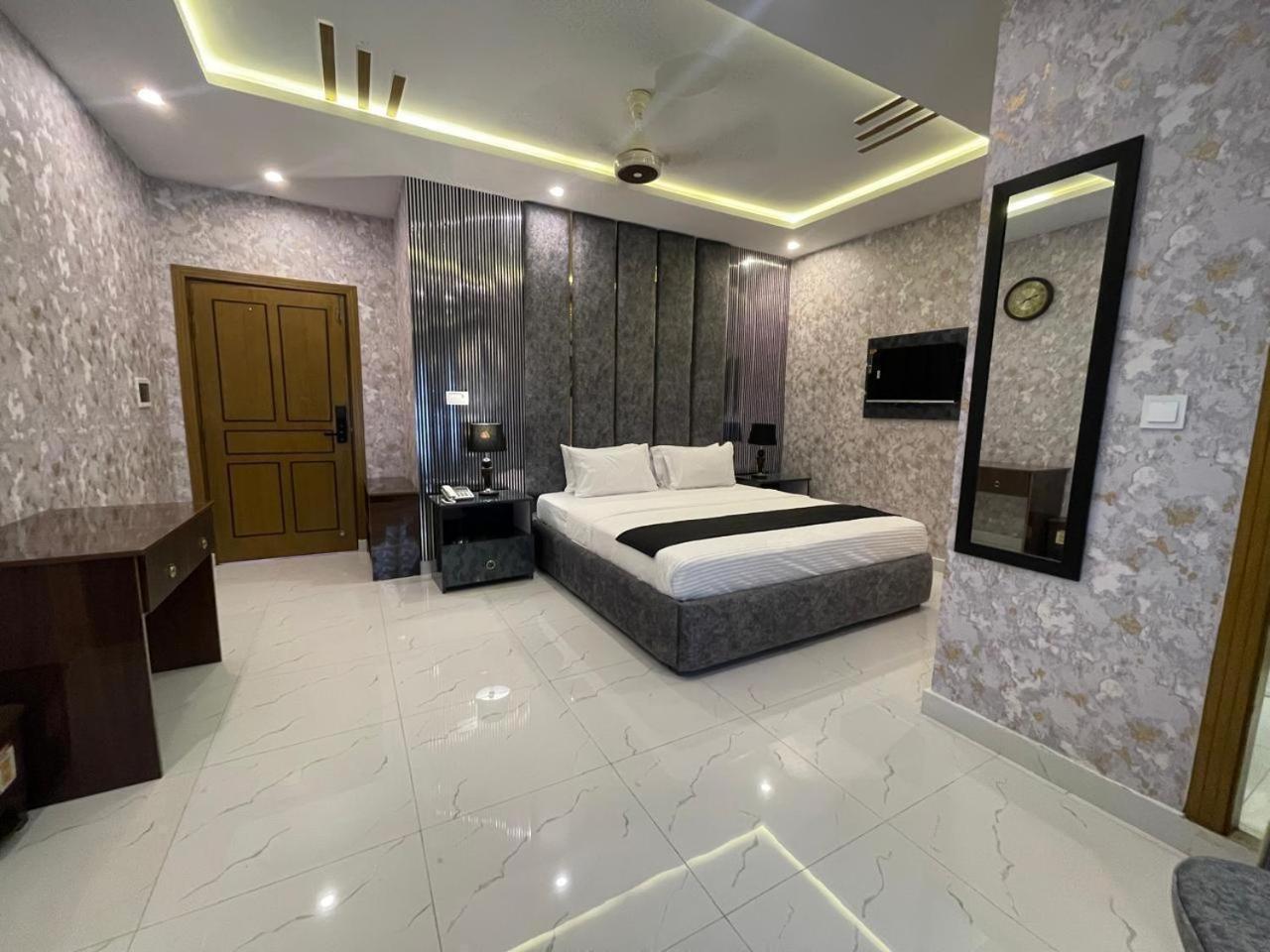 Hotel Croydon International Равалпинди Экстерьер фото