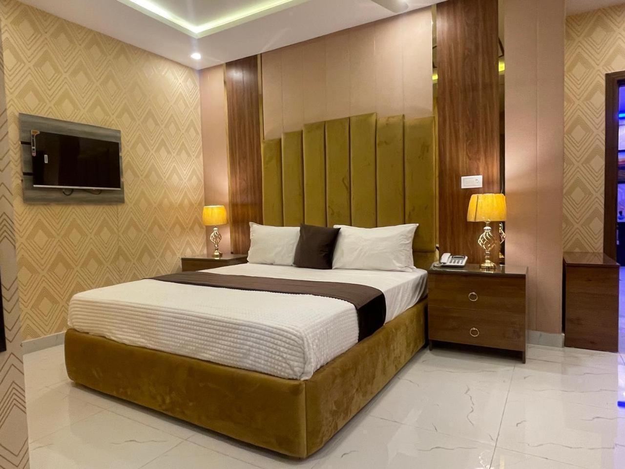Hotel Croydon International Равалпинди Экстерьер фото
