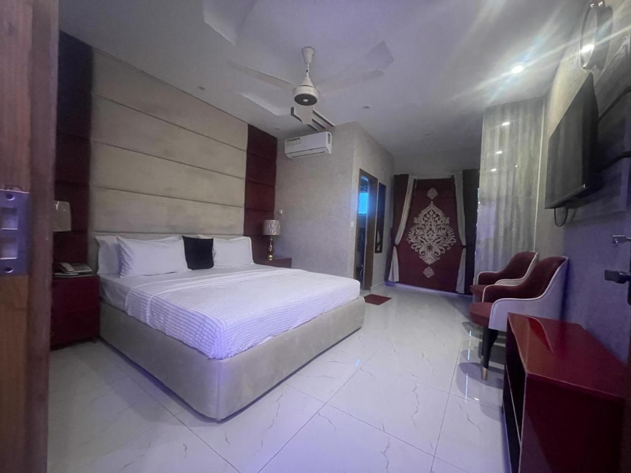 Hotel Croydon International Равалпинди Экстерьер фото